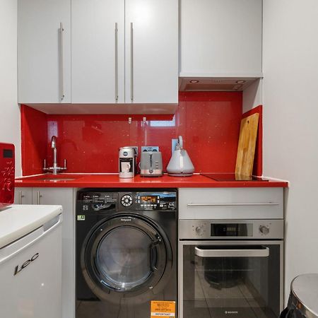 Modern Studio Apartment Лондон Екстер'єр фото